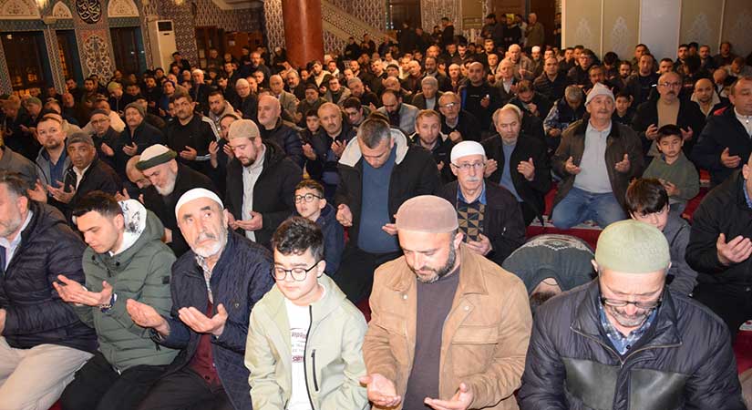 Giresun’da Kadir Gecesi dualarla idrak edildi