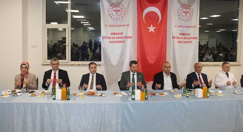 Giresun’da protokol sağlık çalışanlarıyla iftarda buluştu