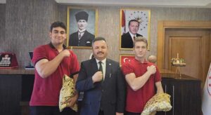 Tokgöz’den genç sporculara tebrik