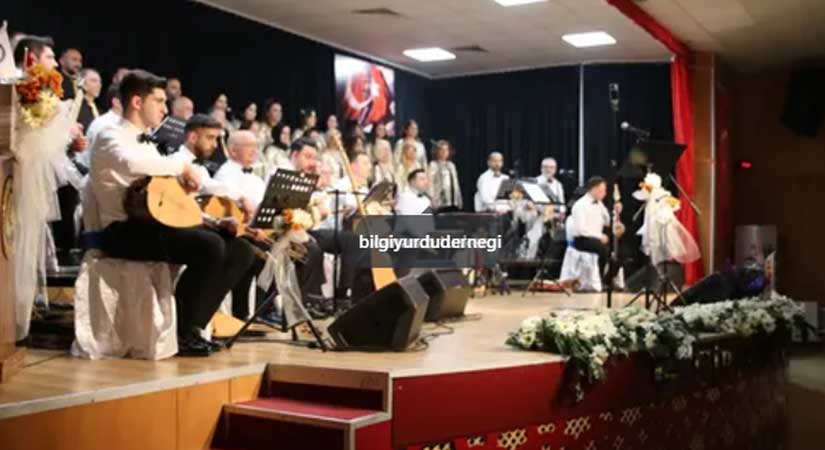 Bilgi Yurdu Korosu sahnede iz bıraktı