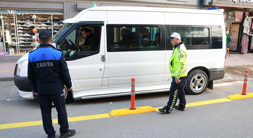 Bulancak Belediyesi durakları yeniledi