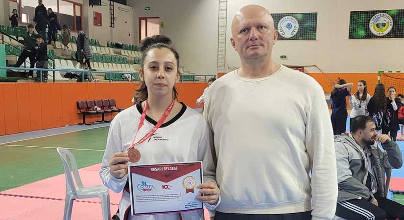 Ceren Çiftçi Görele’de kürsüye çıktı