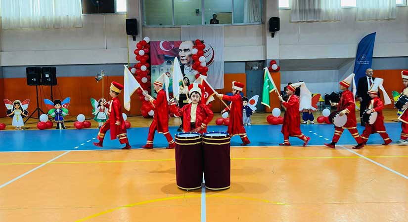 Espiye’de 23 Nisan meydanları doldurdu