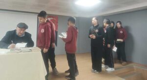 Espiye’de Şair İsmail Güçtaş Öğrencilerle Buluştu