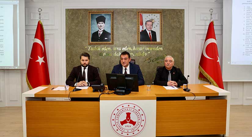 Vali Koç turizm birliğinin başına geçti