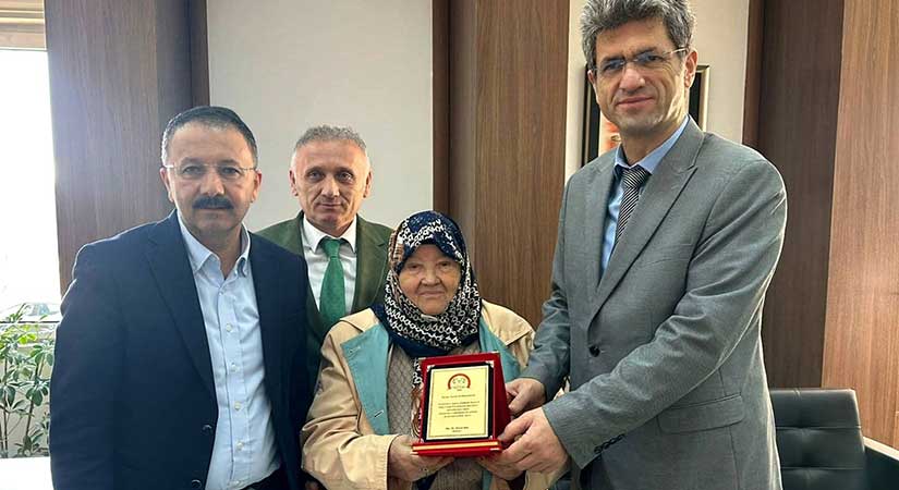 Karasakal ailesinden 4 cihaz bağışı