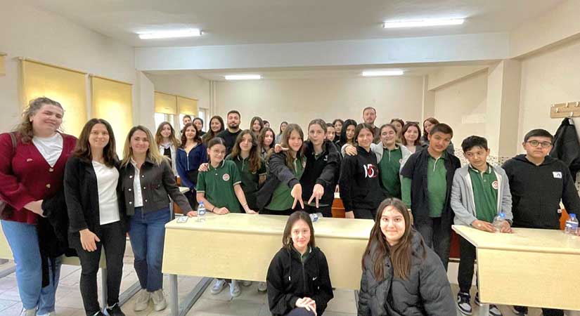 GRÜ’de öğretmen adayları sahaya indi