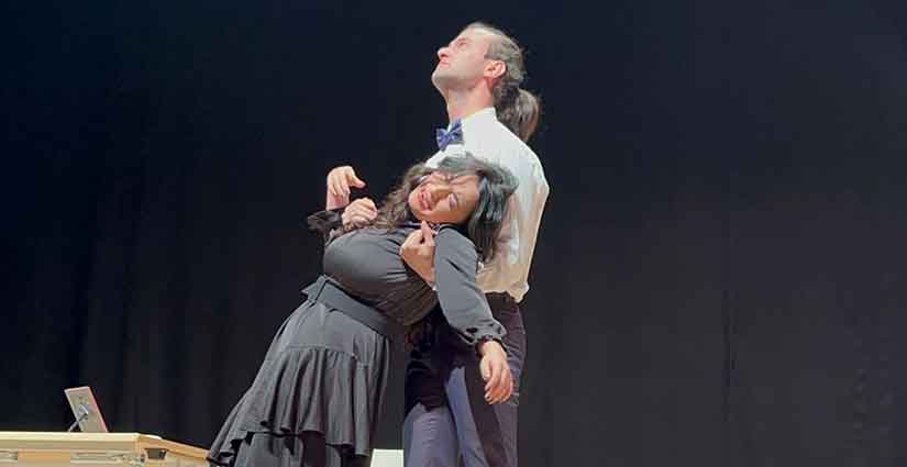 GRÜ Tiyatro sahnede alkış topladı