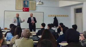 Acaroğlu öğrencilerle buluştu, destekleri anlattı