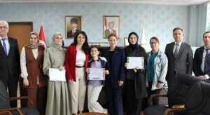 Keşap’ta kitap kurtlarına anlamlı ödül