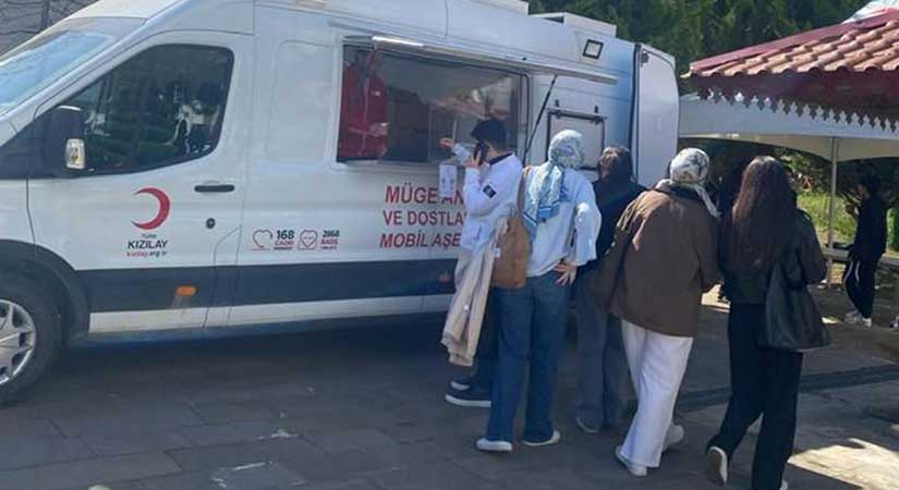 Kızılay Giresun’dan Öğrencilere Moral İkramı