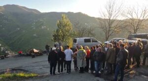 Köylüler sondaja geçit vermiyor