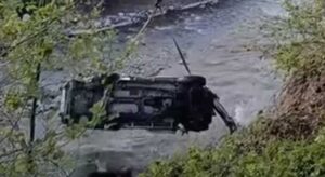 Giresun’da otomobil dereye uçtu: 3 yaralı