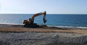 Tirebolu’da kum-çakıl alımı durduruldu