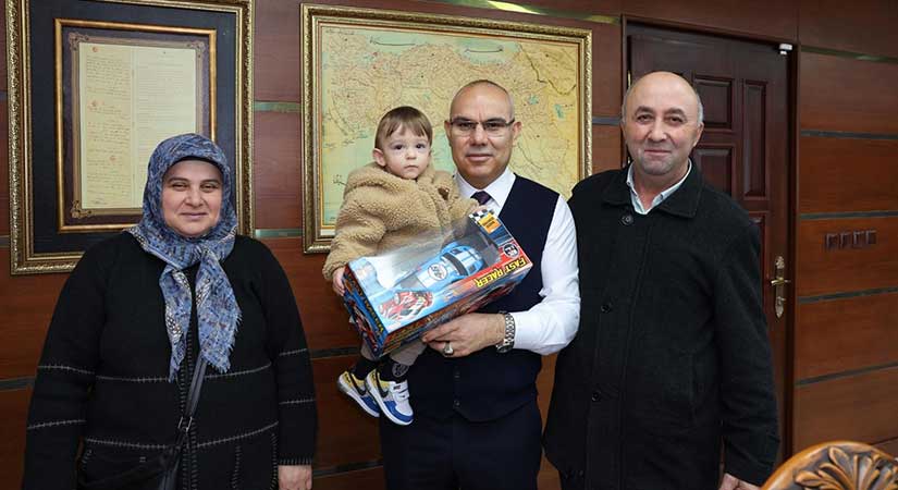 Vali Koç şehit ailesine ‘devlet yanınızda’ dedi