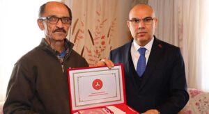 Vali Koç şehit ailesine: Yanınızdayız