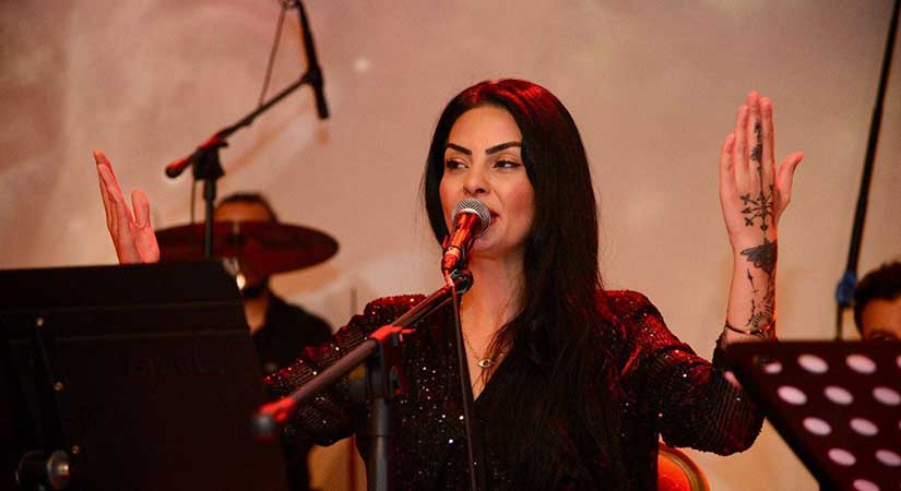 Volkan Konak için salon doldu taştı