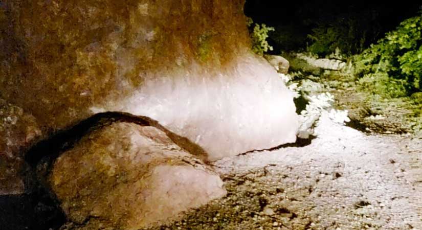 Görele’de üç köyün ulaşımı etkilendi