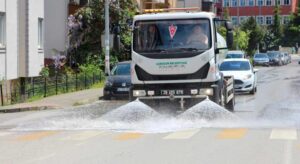Güre Mahallesi’nde cadde ve sokaklar yıkandı