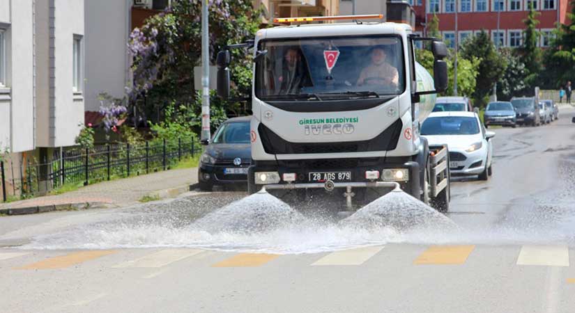 Güre Mahallesi’nde cadde ve sokaklar yıkandı