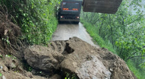 Giresun’da kapanan köy yolları yeniden açıldı