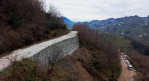 Keşap’ta yollar güçlendi