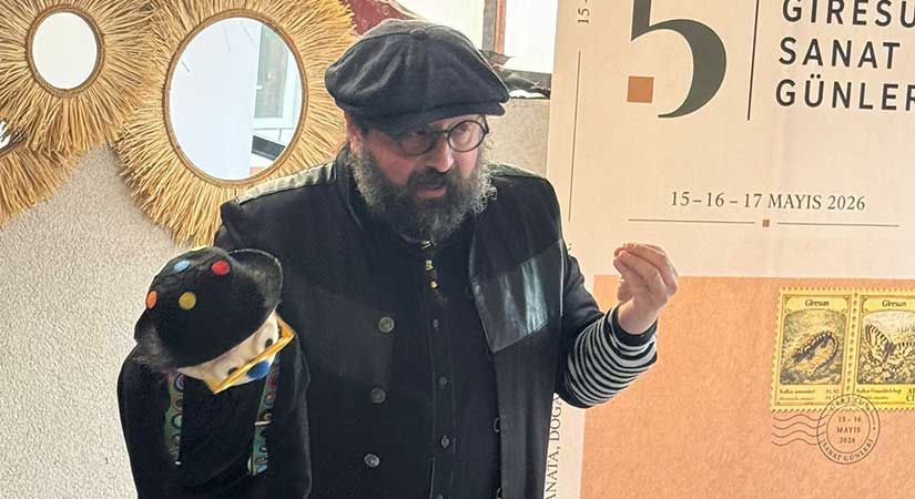 Sergiler, Şiir Dinletileri ve Söyleşiler sanatseverlerle buluştu