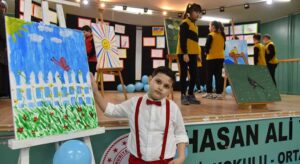 Minik Ulaş’ın ilk sergisi büyük beğeni topladı