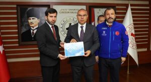 Vali Koç’tan kurban bağışı
