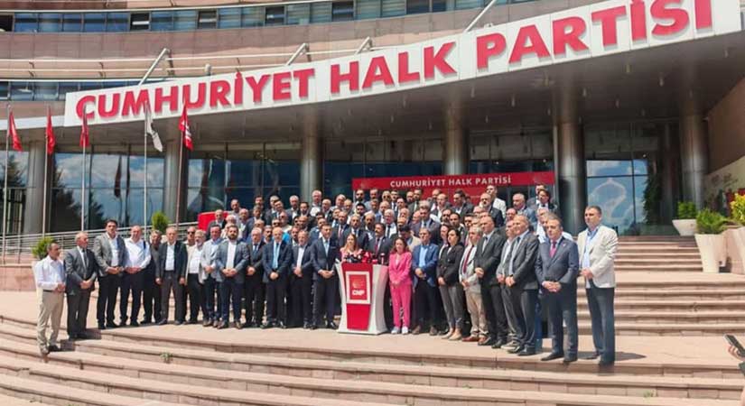 Şenyürek: Kararı saray değil delegeler verir