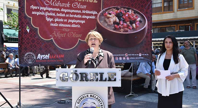 Görele’de aşure ikramı yapıldı