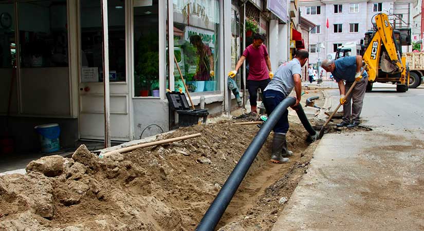 Belediye yolları yeniliyor