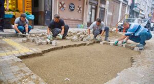 Giresun’da yol ve kaldırım mesaisi sürüyor