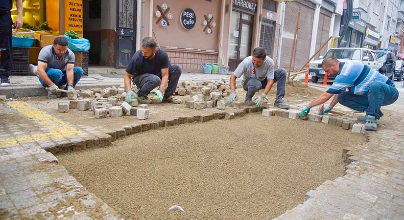 Giresun’da yol ve kaldırım mesaisi sürüyor