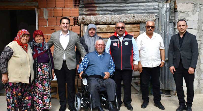 İhtiyaç sahiplerine tekerlekli sandalye desteği