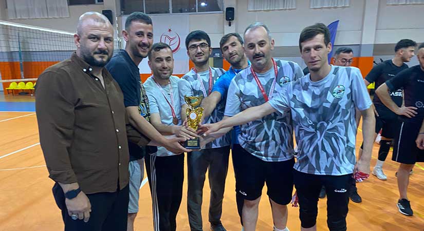 Yöremiz Gazetesi Voleybol Turnuvasının Şampiyonu Oldu
