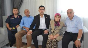 Kaymakam Özdemir şehit ailesiyle buluştu
