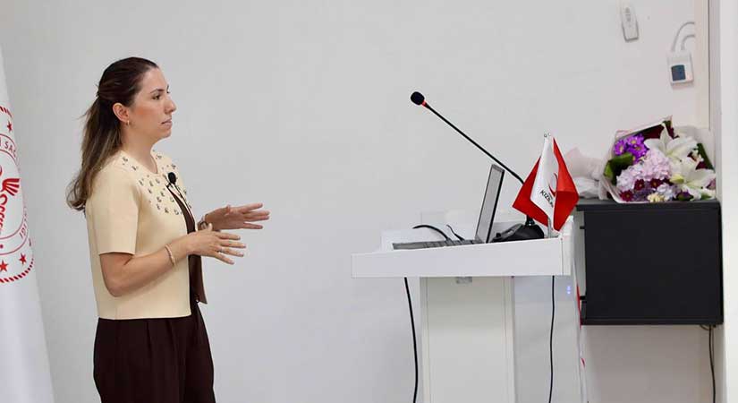 Giresun’da ailelere güvenli internet semineri
