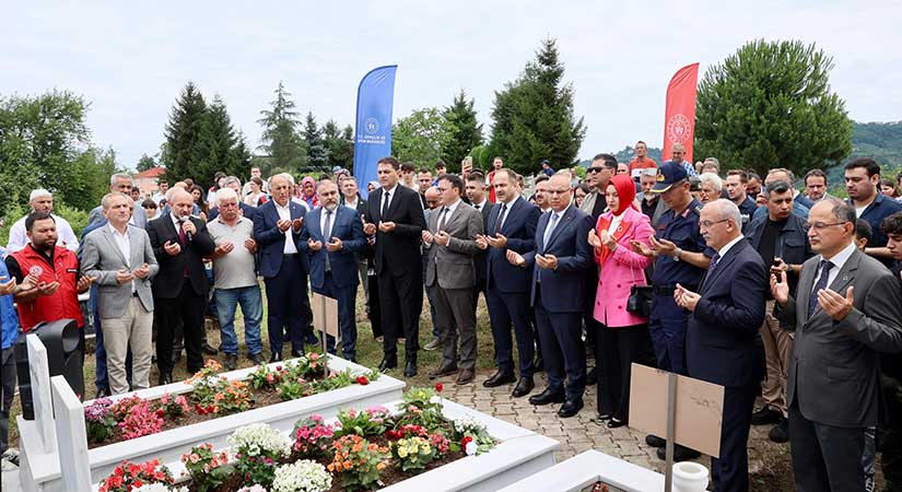 15 Temmuz şehidi kabri başında anıldı