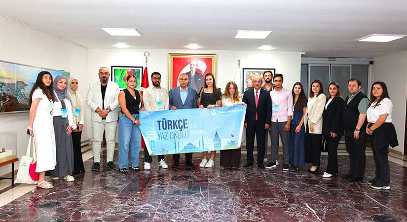 Vali Koç, uluslararası öğrencileri ağırladı