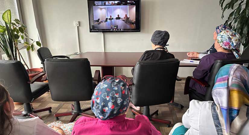 Giresun’da bebek dostu sağlık çalışanları buluştu