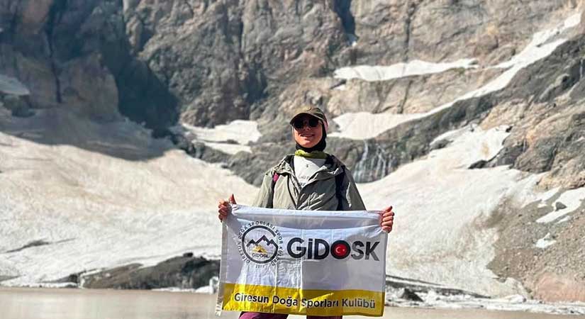 Aynur Öksüz buz eğitimini başarıyla tamamladı