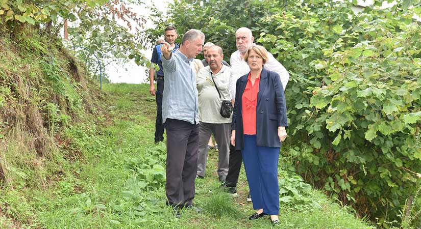 Başkan Vekili Uzun mahallede talepleri dinledi