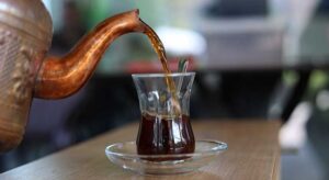 Bulancak’ta ücretsiz çay noktası ilgi görüyor