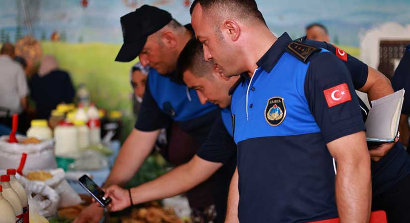 Zabıta Salı Pazarı’nı mercek altına aldı