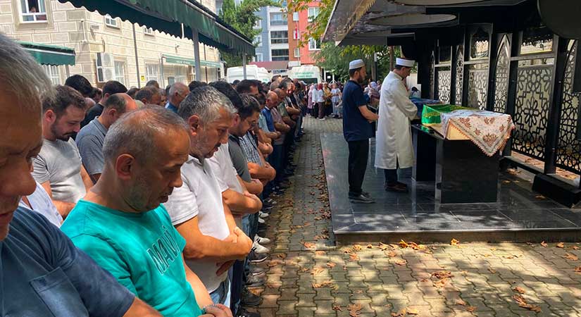 Altuntaş, Aksar ve Korucu dualarla uğurlandı