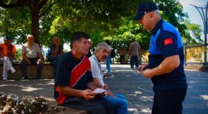 Giresun’da yere atan 1.042 lira ödeyecek