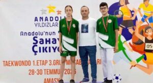 Giresunlu tekvandocular kürsüyü salladı