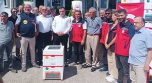 Tirebolu’da strafor kovanlar üreticilere dağıtıldı