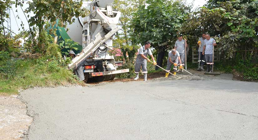 Görele Belediyesi’nden Bahçelievler’e bir kilometrelik beton yol